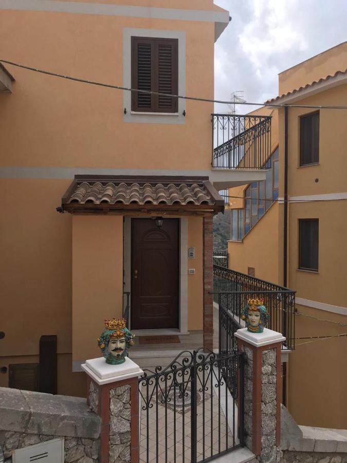Casa Vacanza Cundari Castelmola Eksteriør billede