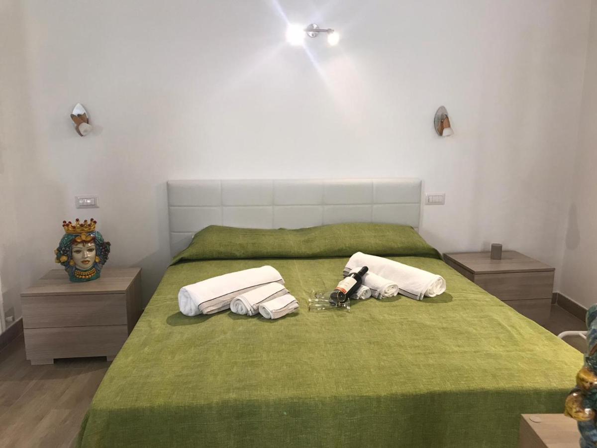 Casa Vacanza Cundari Castelmola Eksteriør billede